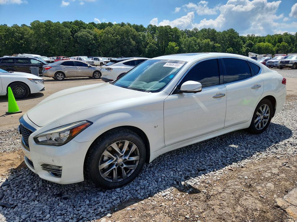 2015 Infiniti Q70 — фото 1