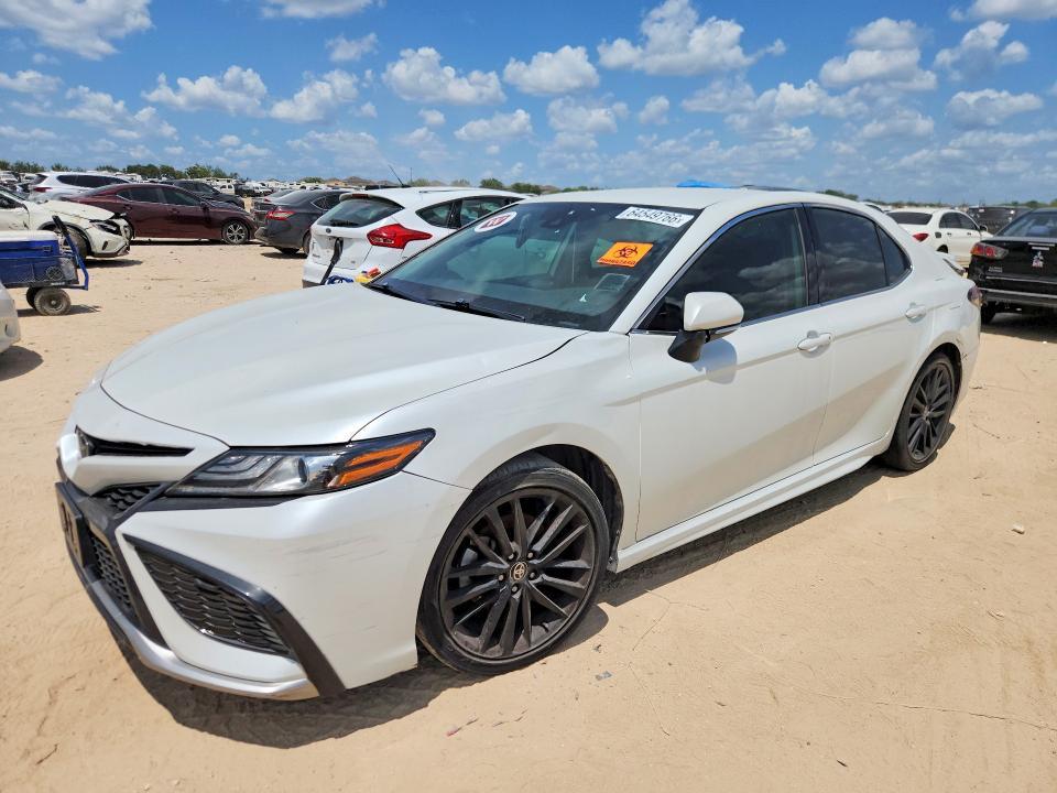 2023 Toyota Camry — фото 1