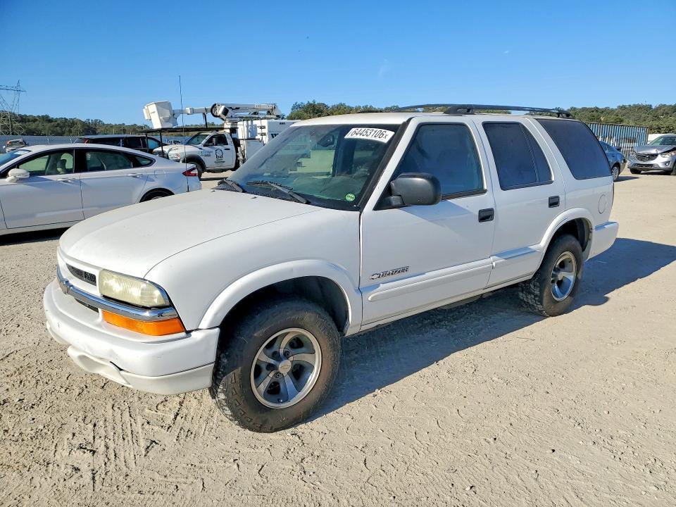 2004 Chevrolet Blazer — фото 1
