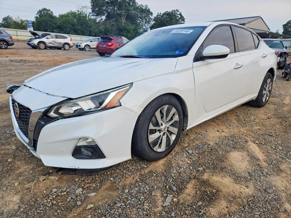2021 Nissan Altima — фото 1