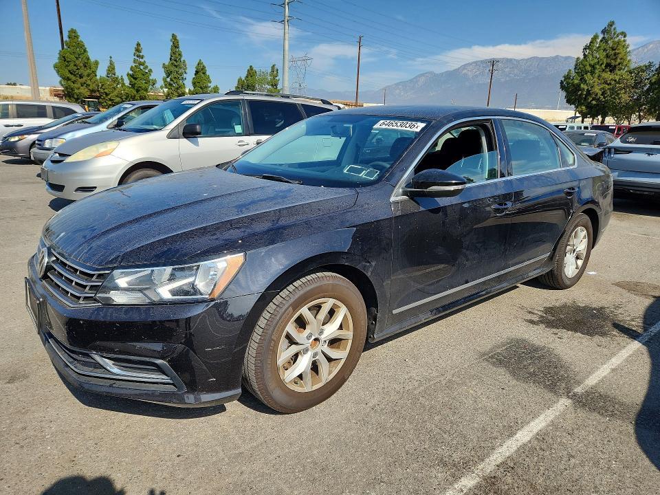 2017 Volkswagen Passat — фото 1