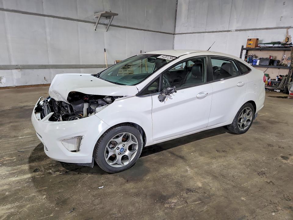 2011 Ford Fiesta — фото 1