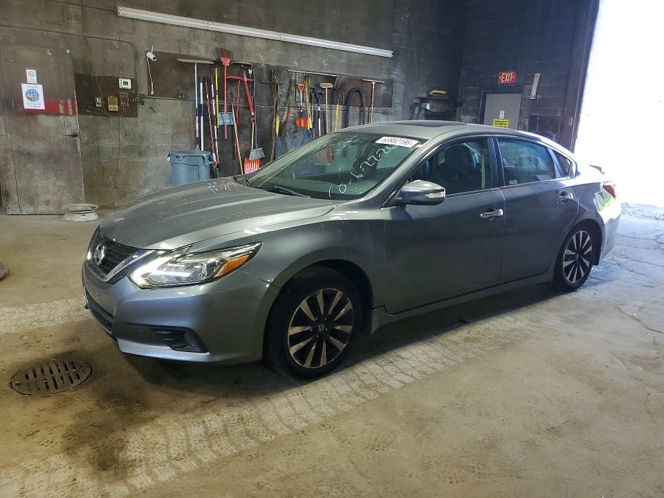 2018 Nissan Altima — фото 1