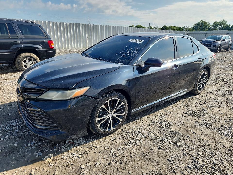 2018 Toyota Camry — фото 1