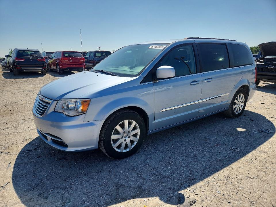 2016 Chrysler Town Country — фото 1