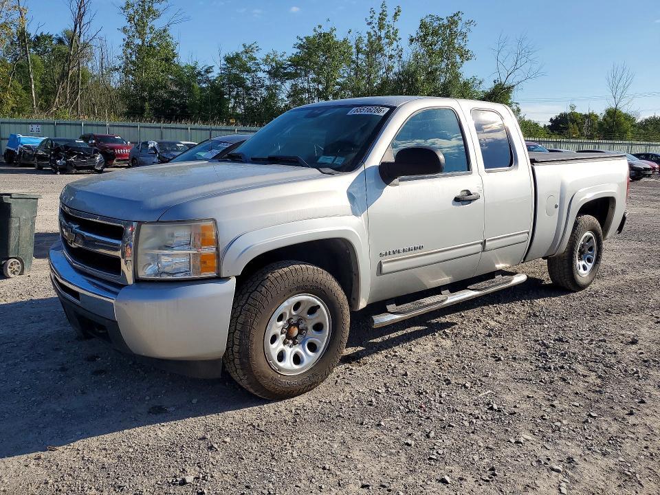 2011 Chevrolet Silverado — фото 1