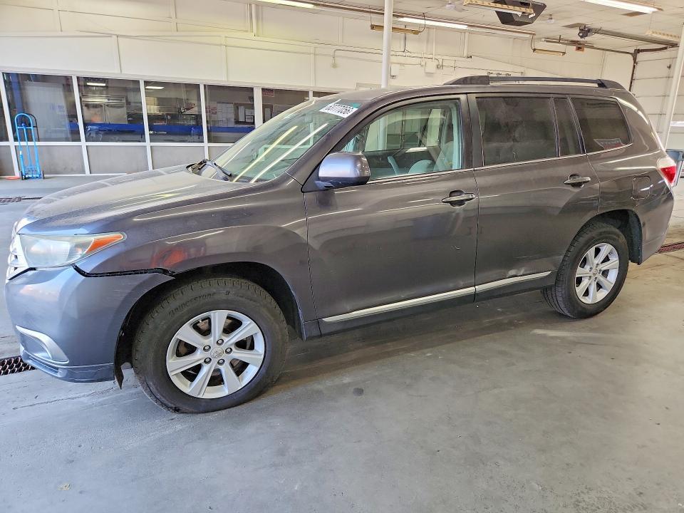 2013 Toyota Highlander — фото 1