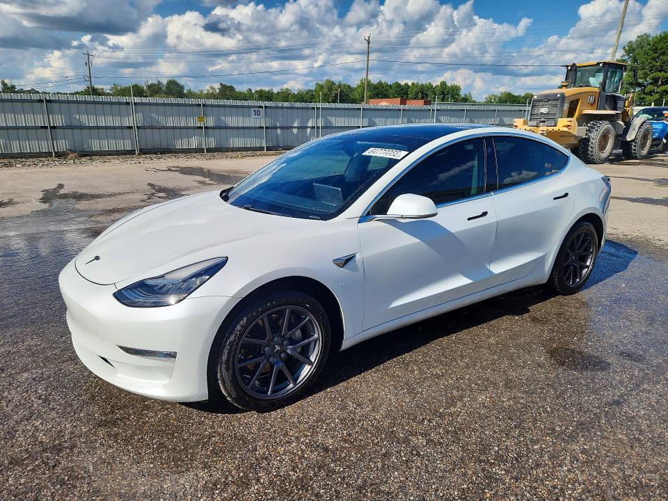 2019 Tesla Model 3 — фото 1