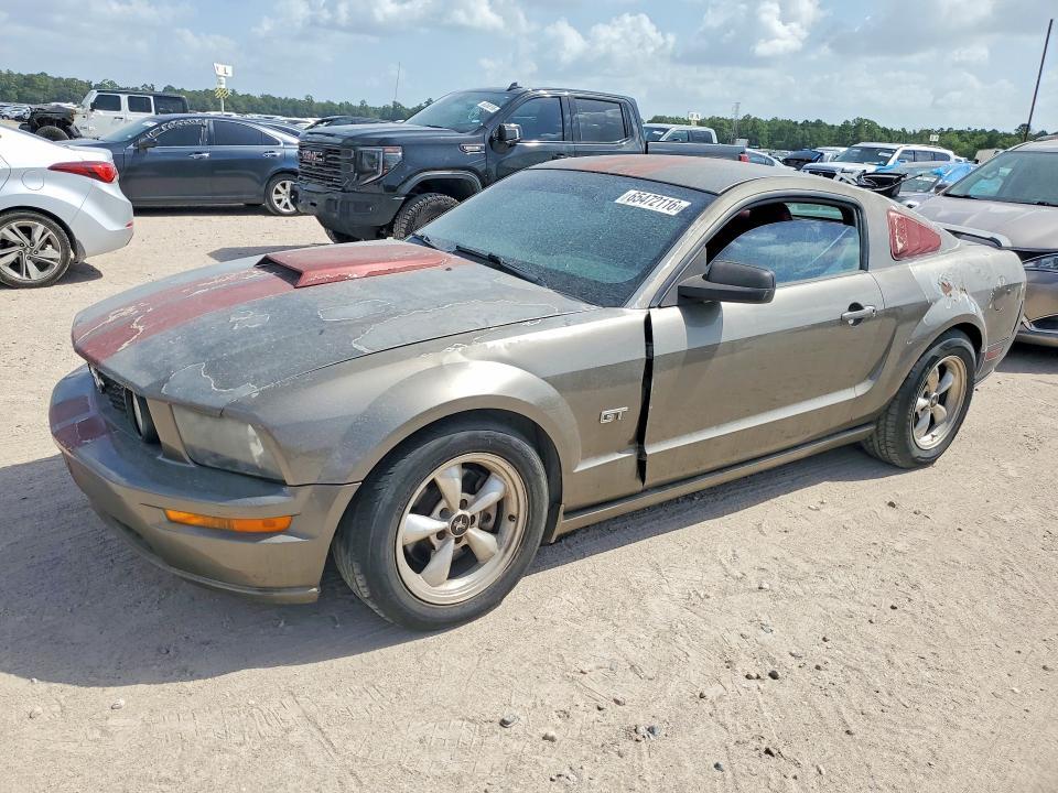 2005 Ford Mustang — фото 1