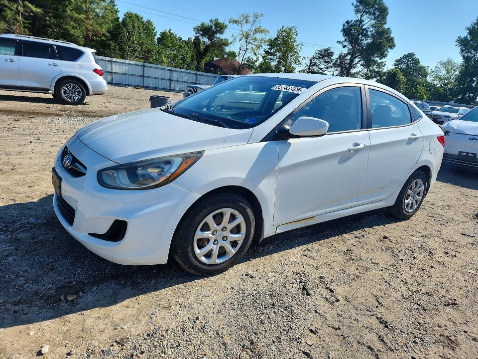2013 Hyundai Accent — фото 1