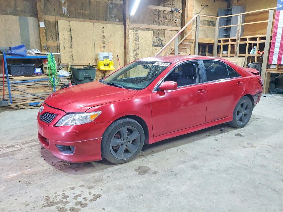 2010 Toyota Camry — фото 1
