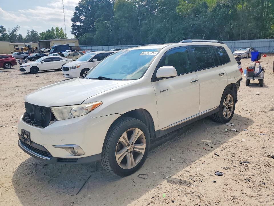2013 Toyota Highlander — фото 1