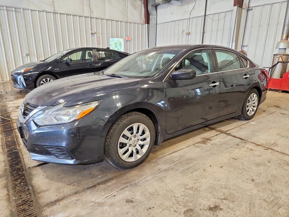 2017 Nissan Altima — фото 1