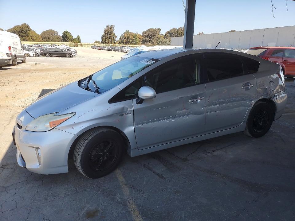2013 Toyota Prius — фото 1