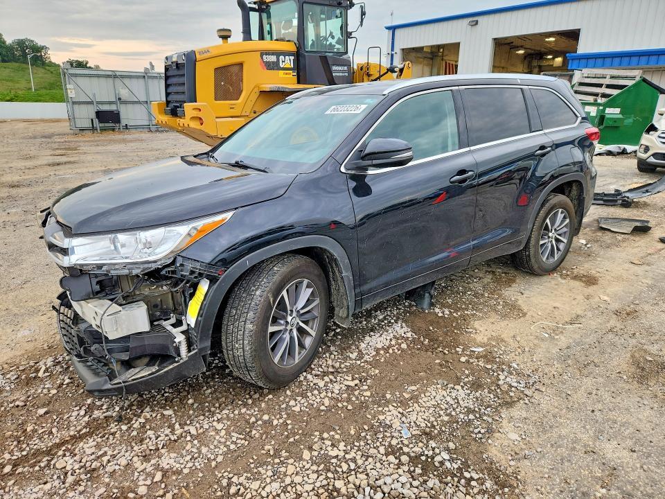 2017 Toyota Highlander — фото 1