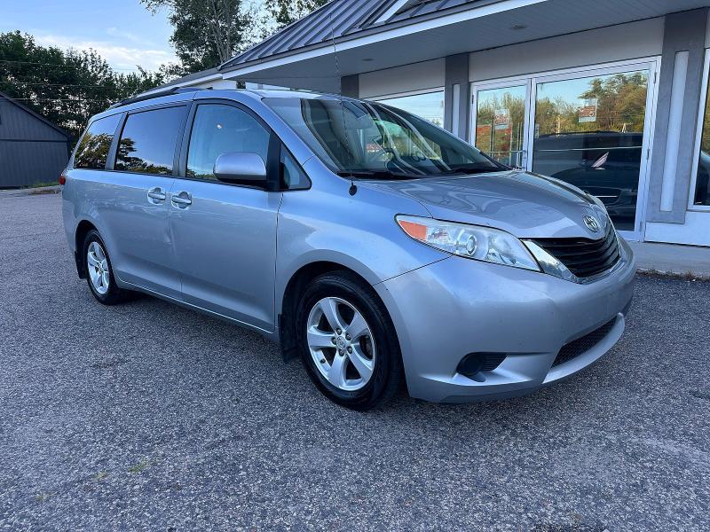 2014 Toyota Sienna — фото 1