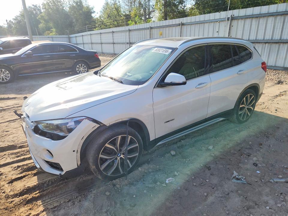 2017 BMW X1 — фото 1