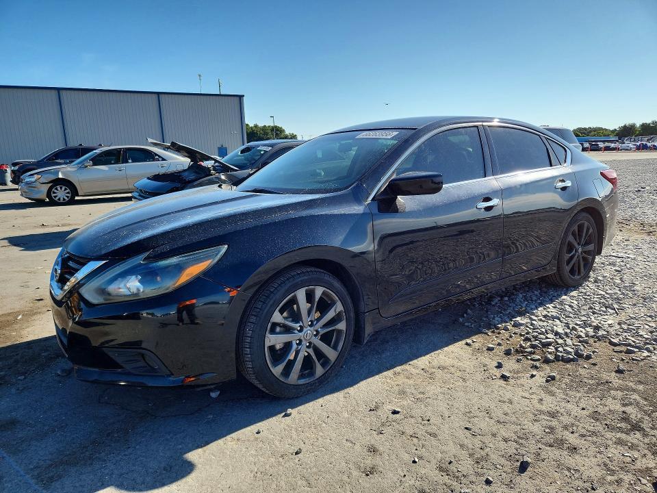 2018 Nissan Altima — фото 1