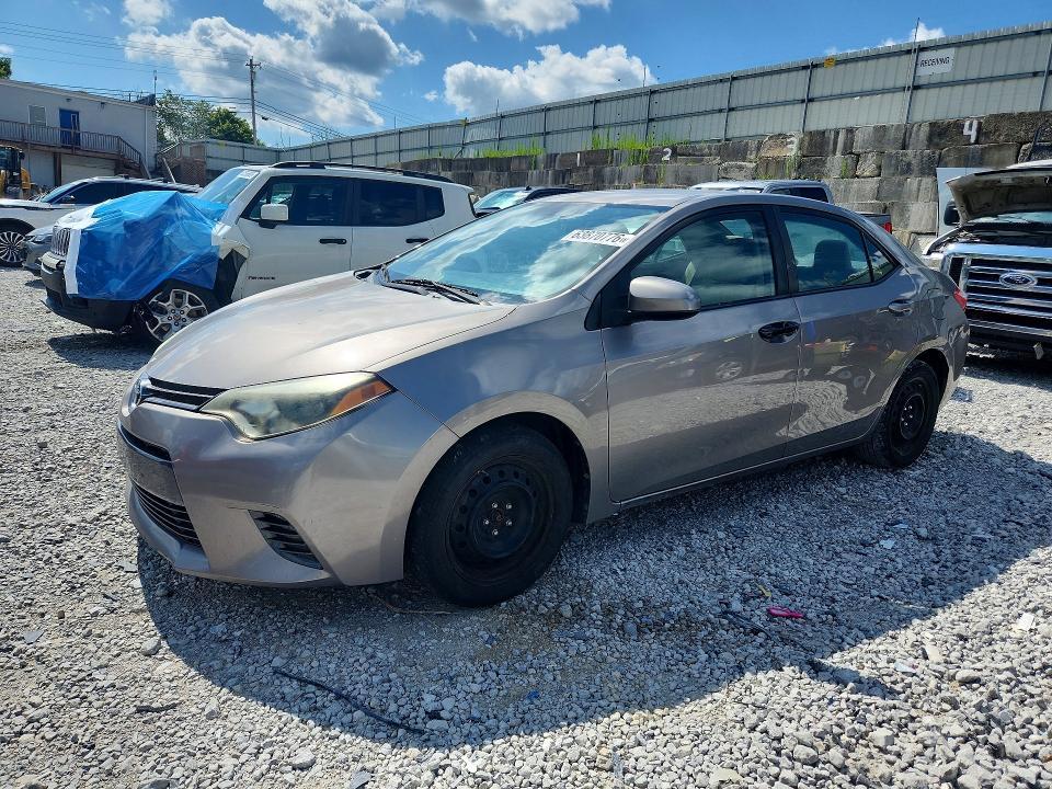 2015 Toyota Corolla — фото 1