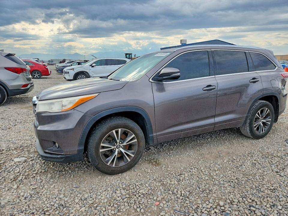 2016 Toyota Highlander — фото 1