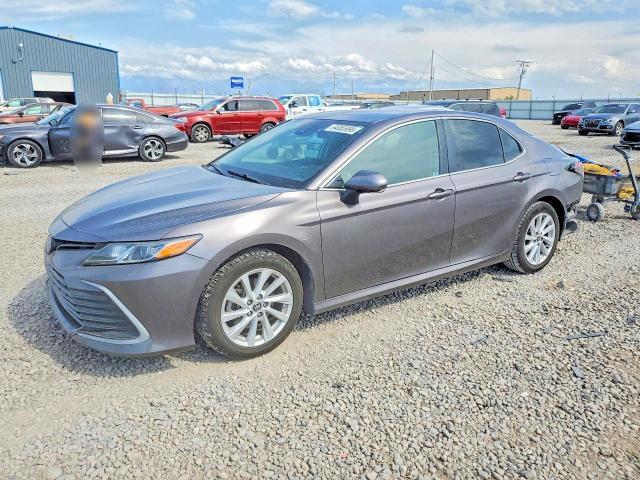2022 Toyota Camry — фото 1