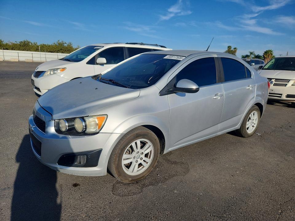 2014 Chevrolet Sonic — фото 1