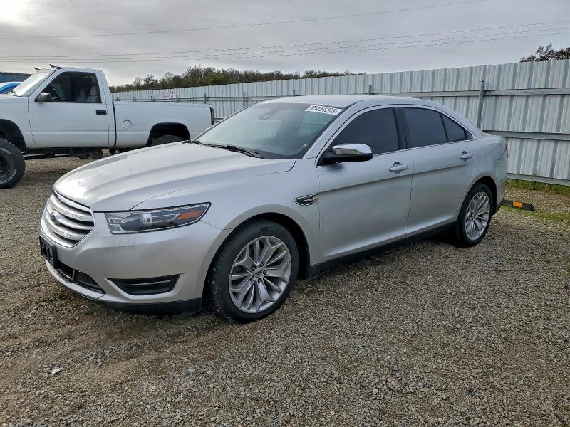 2017 Ford Taurus — фото 1