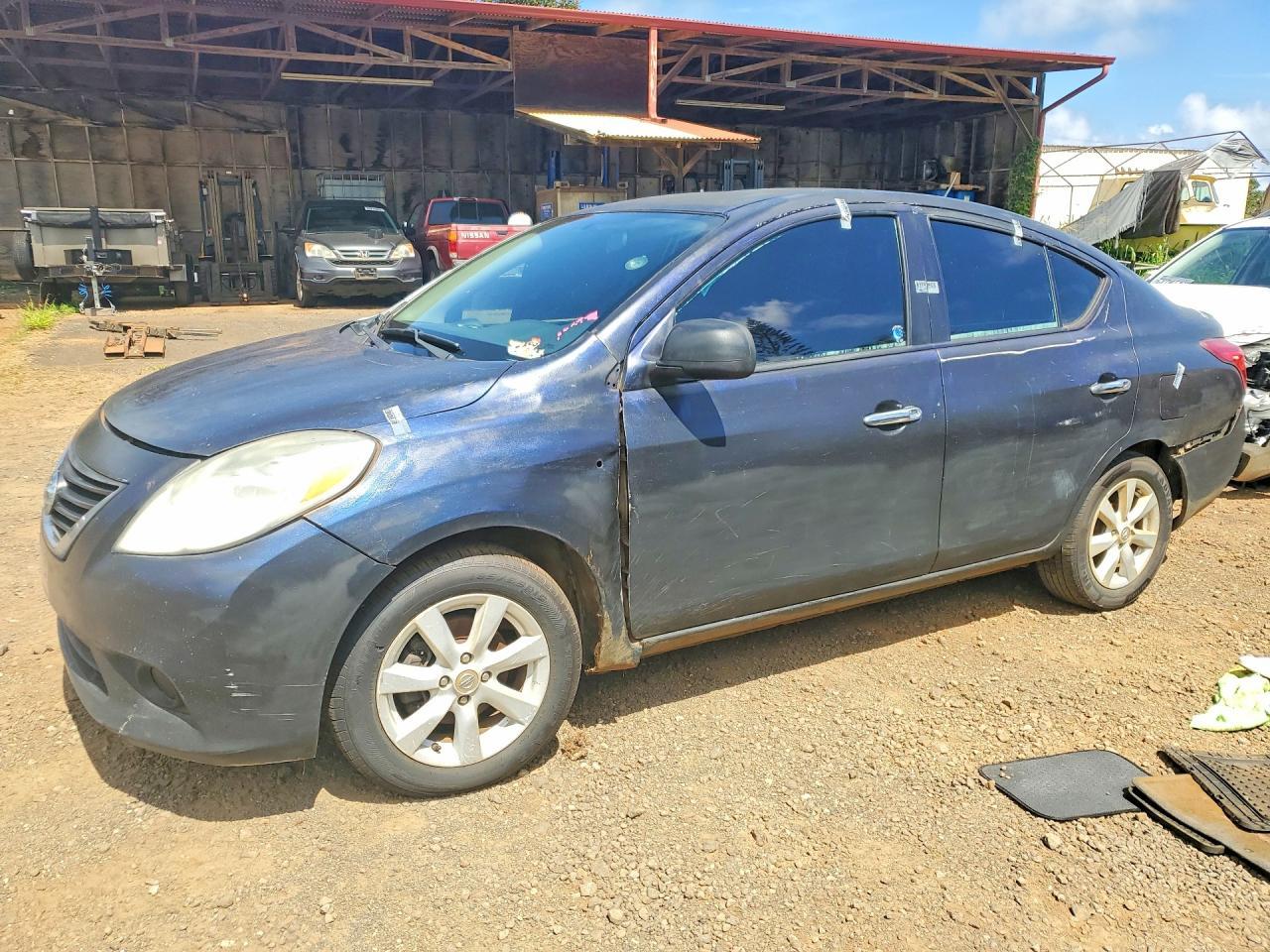 NISSAN VERSA