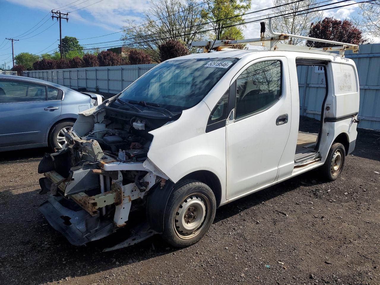 NISSAN NV200