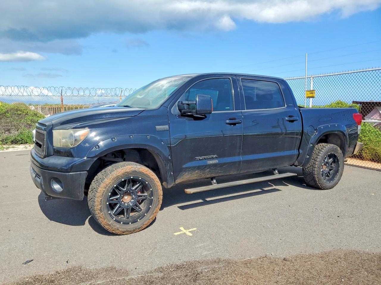 TOYOTA TUNDRA