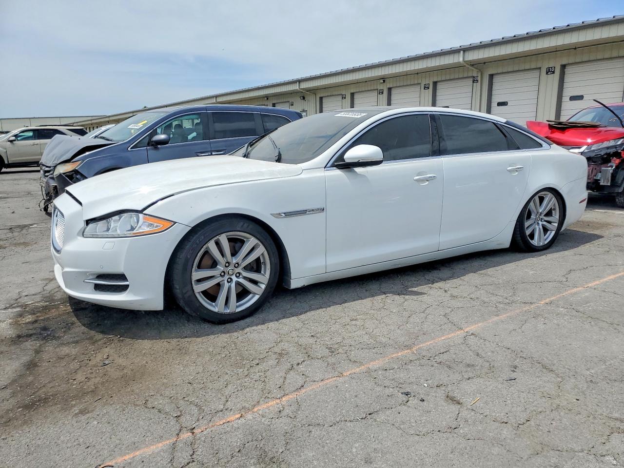2013 JAGUAR XJ — фото 1