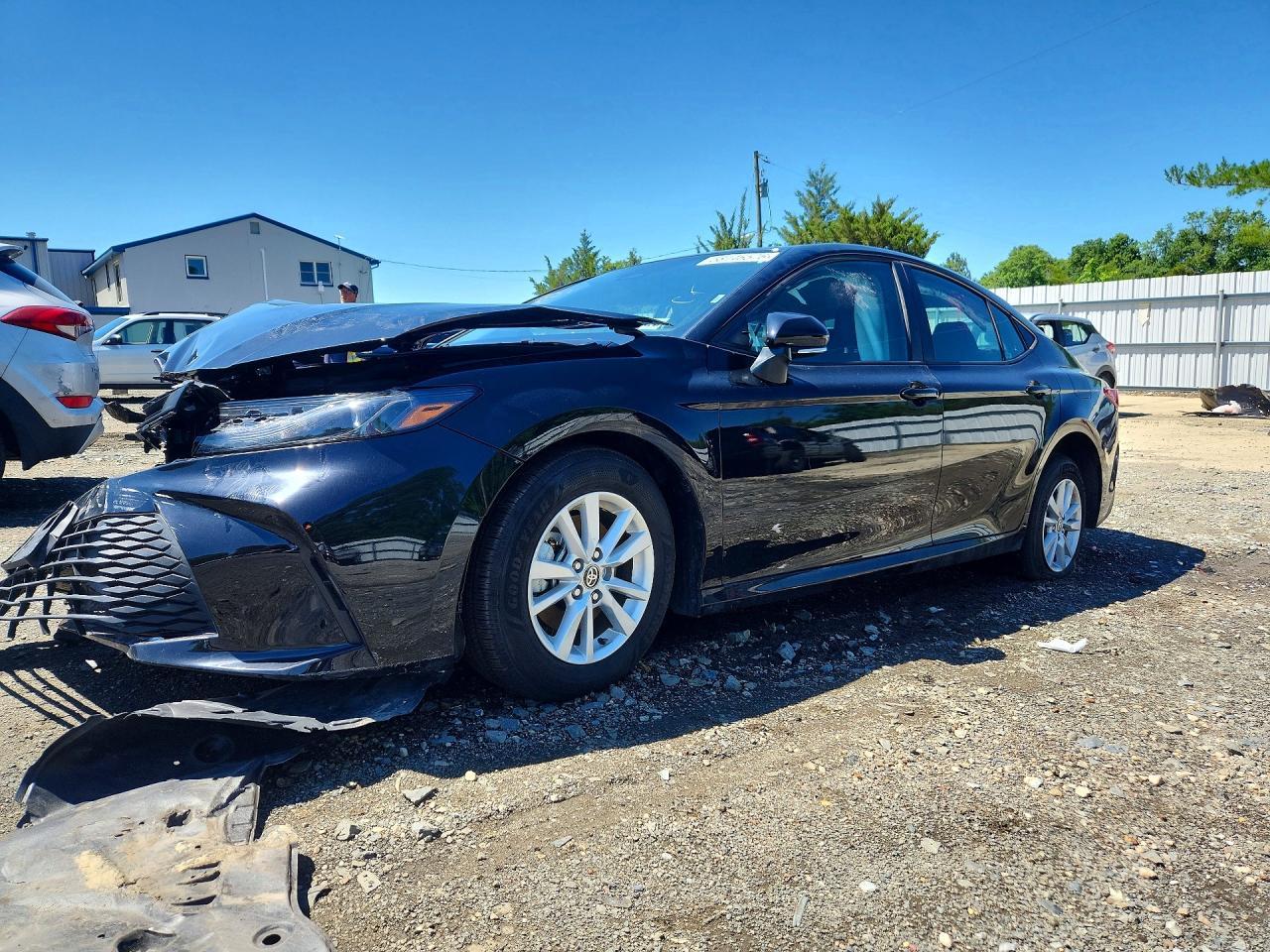 2026 TOYOTA CAMRY HYBRID — фото 1