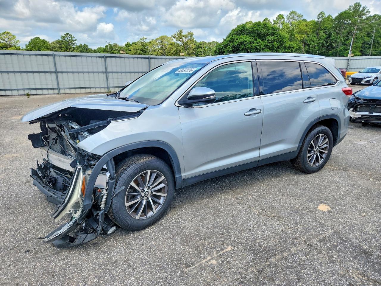 2019 TOYOTA HIGHLANDER — фото 1
