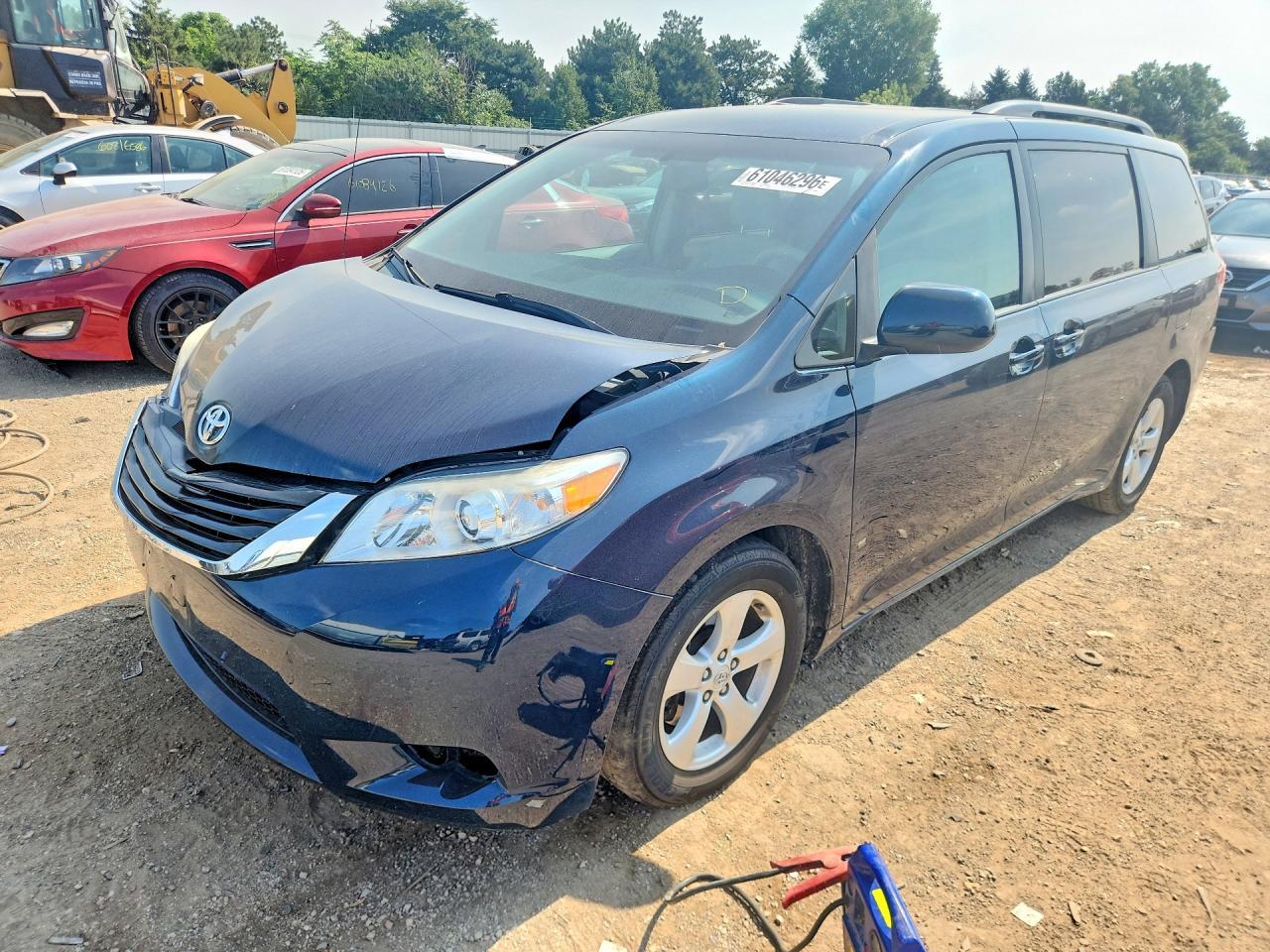 2012 TOYOTA SIENNA — фото 1