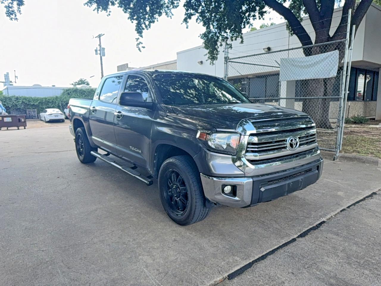 2016 TOYOTA TUNDRA — фото 1