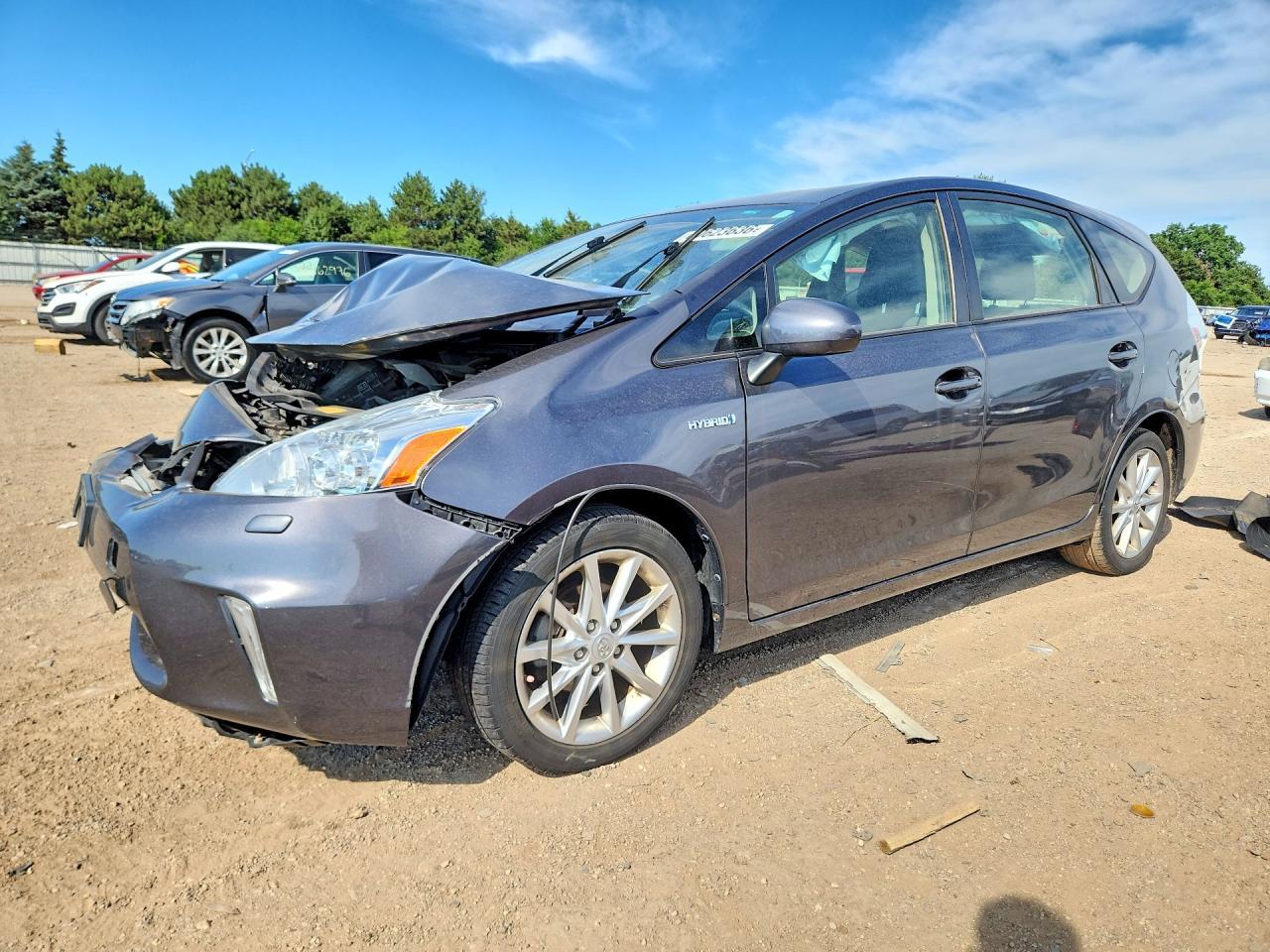 2014 TOYOTA PRIUS V — фото 1
