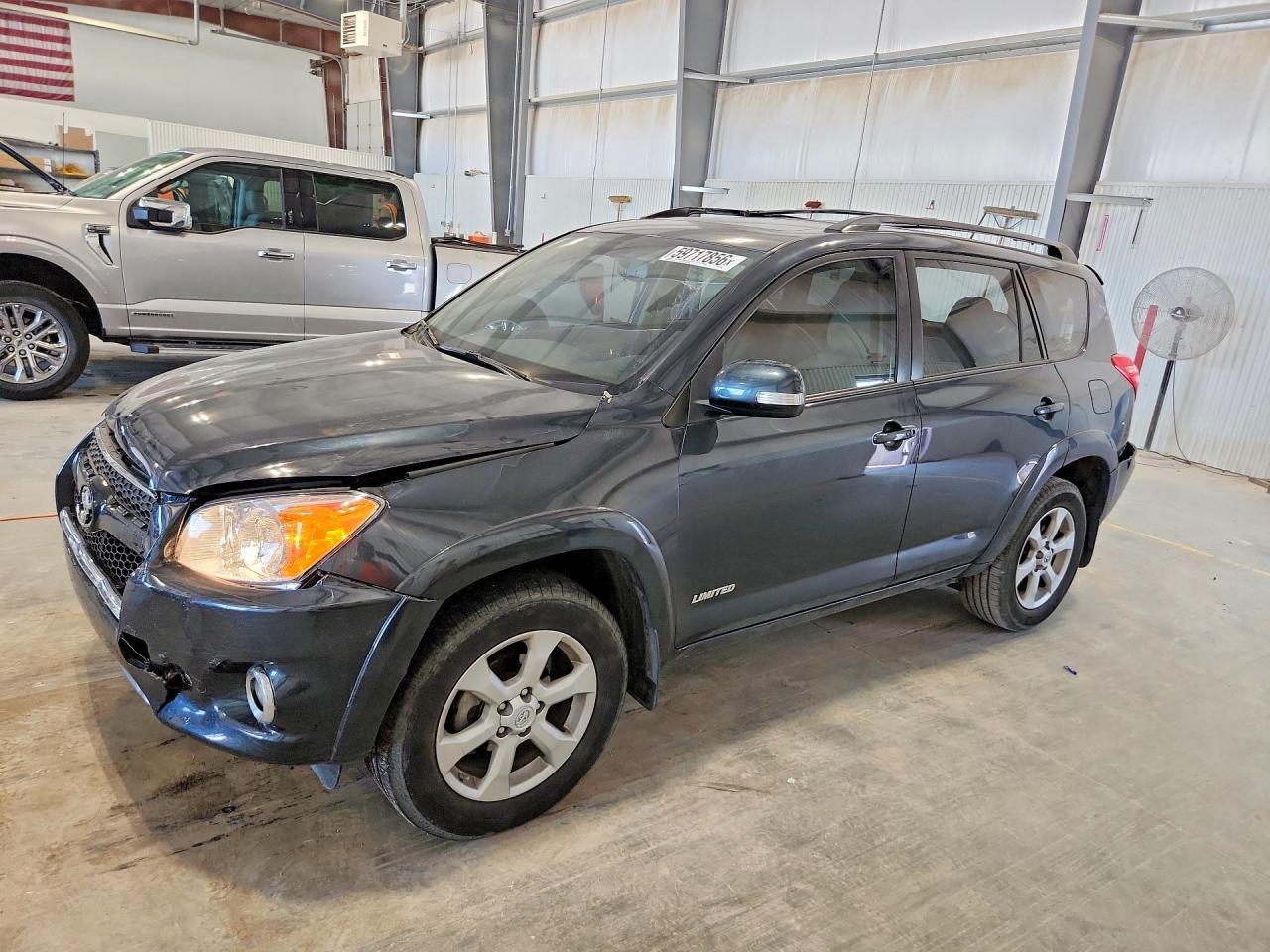 2012 TOYOTA RAV4 — фото 1