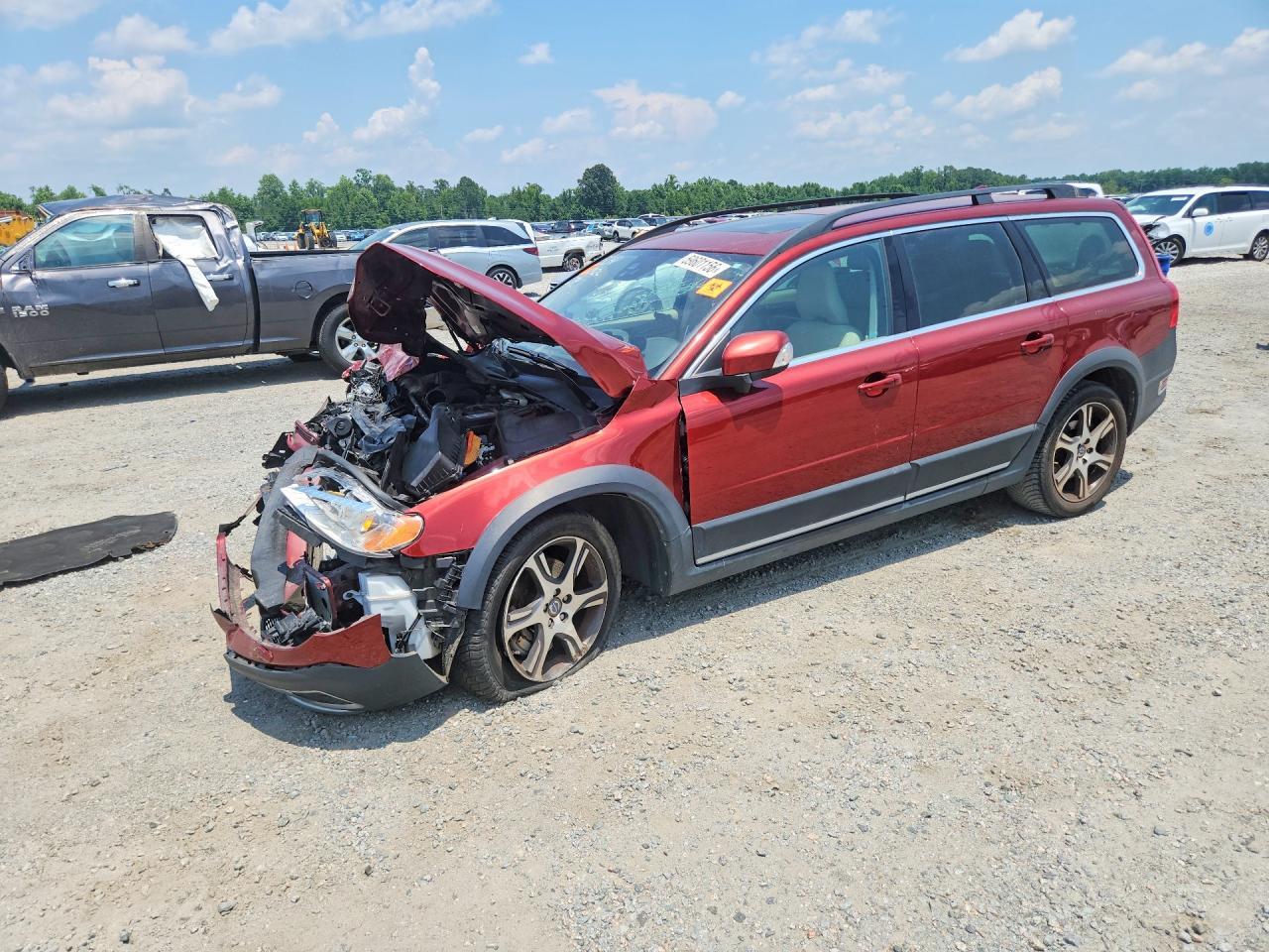 2013 VOLVO XC70 — фото 1