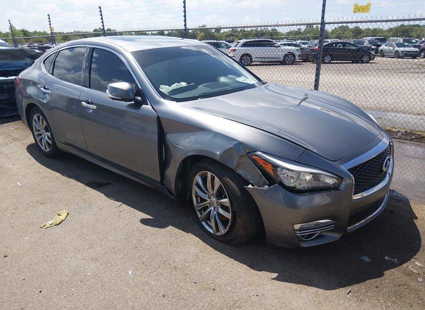 Infiniti Q70