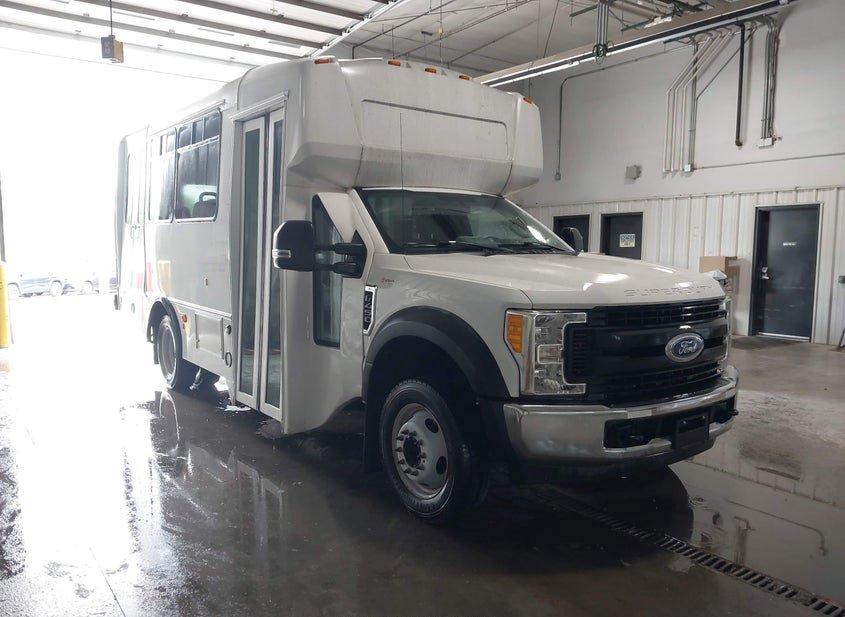 Ford F-450 Chassis